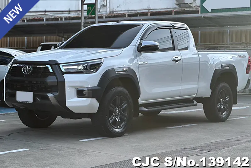 Toyota Hilux in White for Sale Image 3