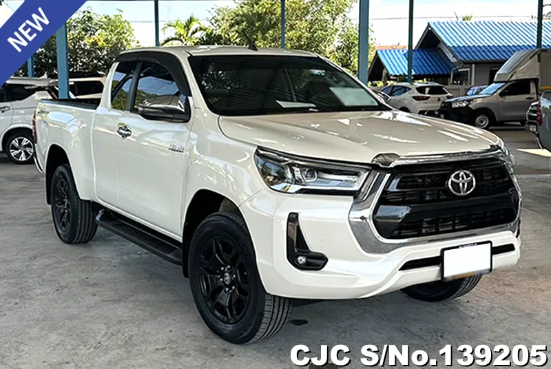 Toyota Hilux in White for Sale Image 0
