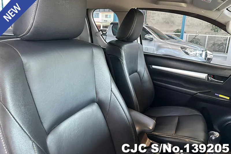 Toyota Hilux in White for Sale Image 5