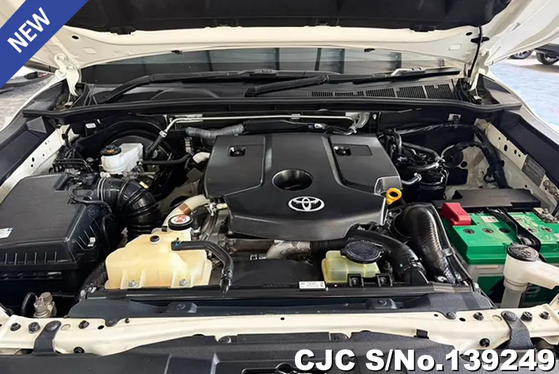 Toyota Hilux in White for Sale Image 16