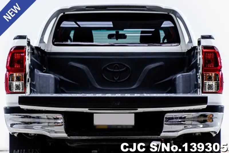 Toyota Hilux in White for Sale Image 4