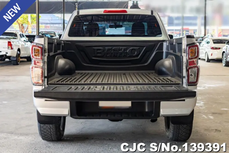 Isuzu D-Max in Gray for Sale Image 3